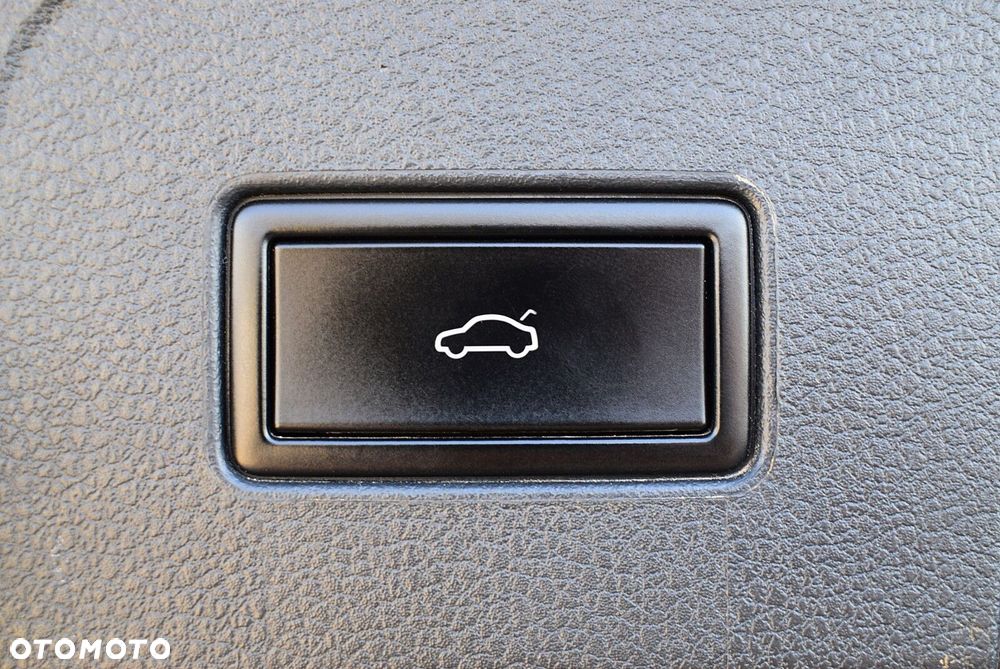 Volkswagen Passat - 36