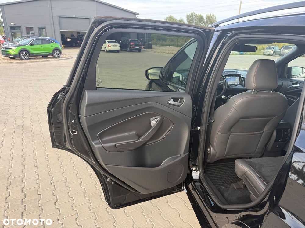 Ford Kuga 2.0 TDCi 2x4 ST-Line - 19