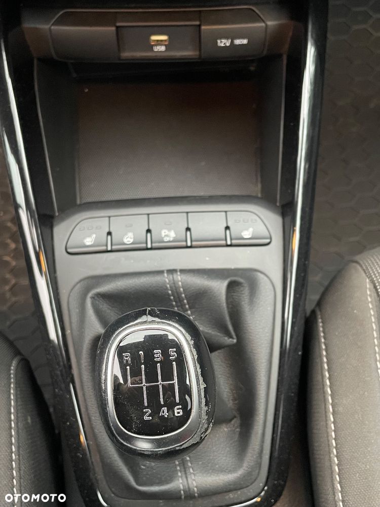 Kia Rio - 14