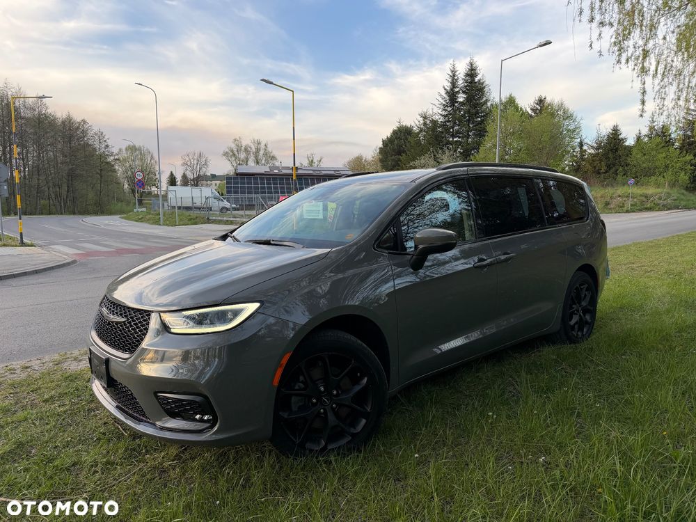 Chrysler Pacifica - 4
