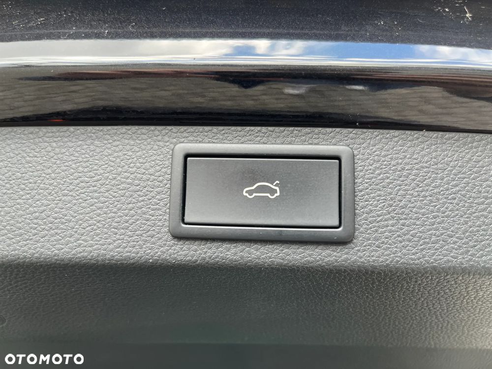 Skoda Karoq 2.0 TDI SCR 4x4 Selection DSG - 17