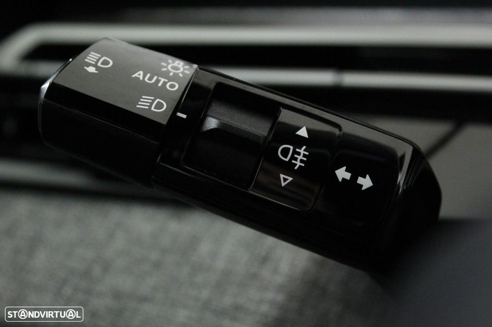 Peugeot 5008 1.2 Hybrid Allure e-DCS6 - 25