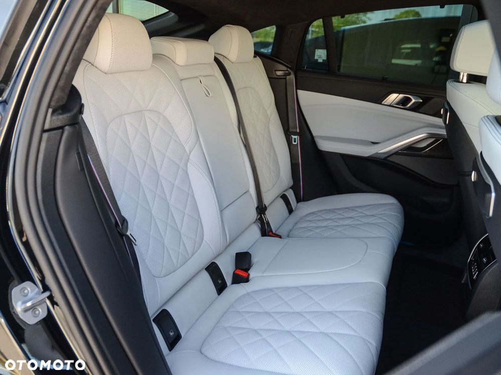 BMW X6 xDrive40d mHEV sport - 37
