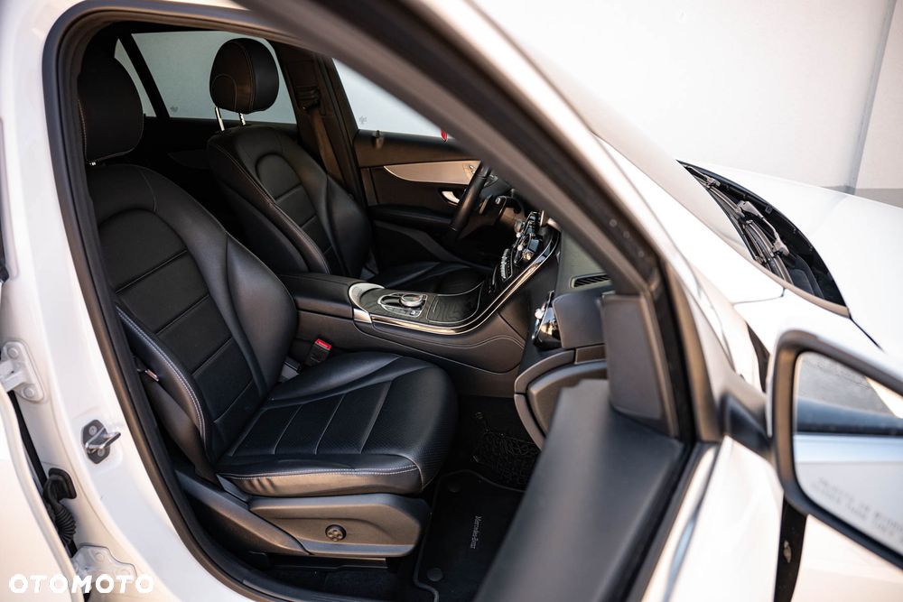 Mercedes-Benz GLC - 27