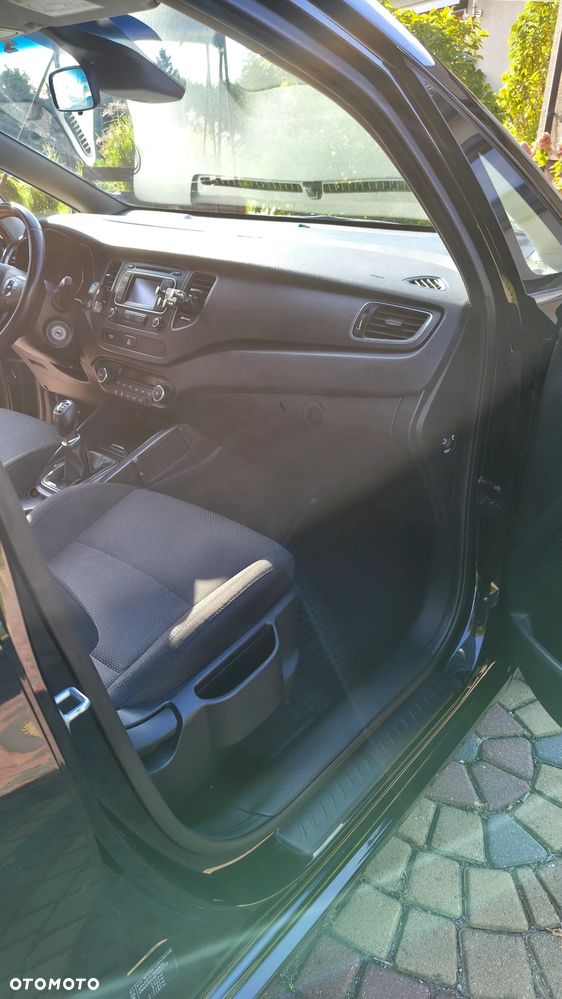 Kia Carens - 17