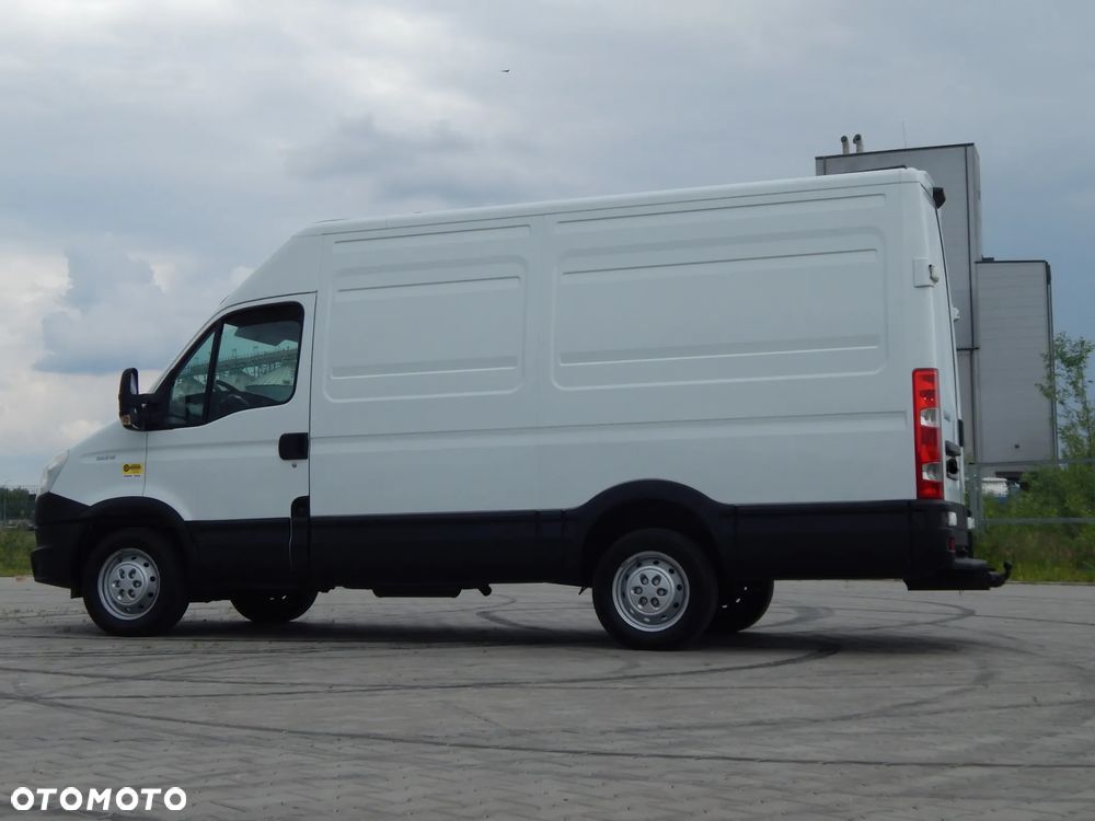 Iveco DAILY 35S15 2,3HPI L2H2 LIFT - 36