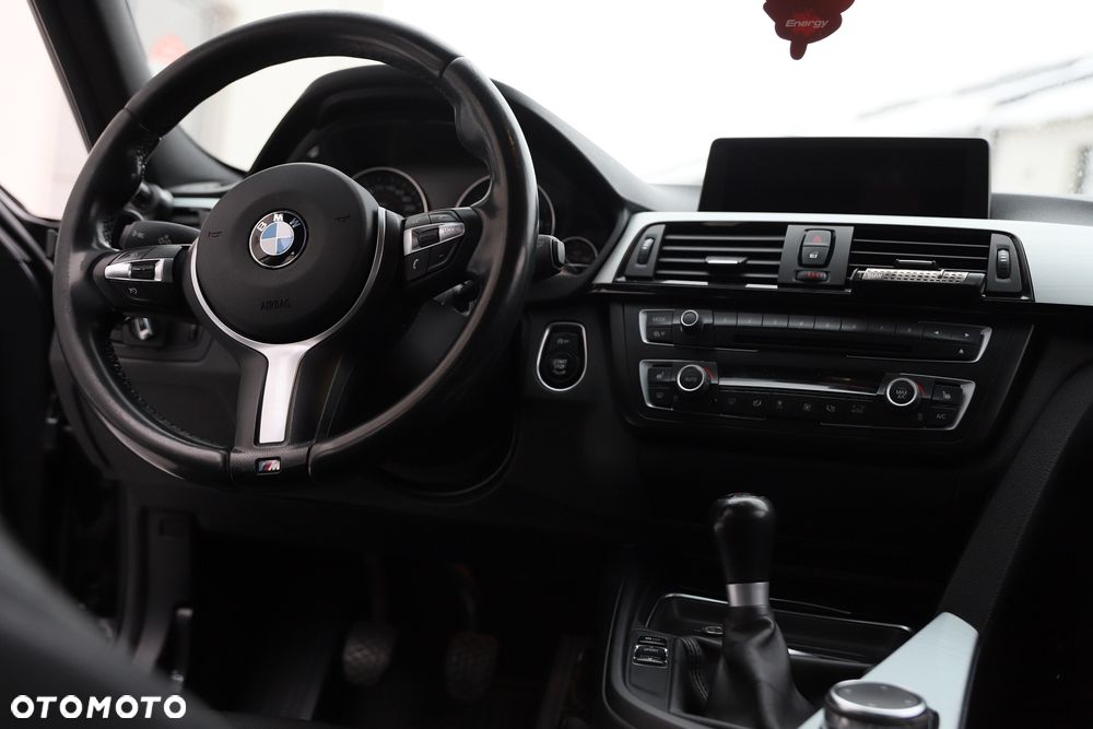 BMW Seria 3 320d Efficient Dynamics Sport Line - 5