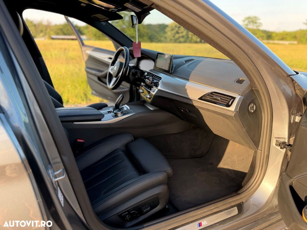 BMW Seria 5 530d xDrive AT - 12