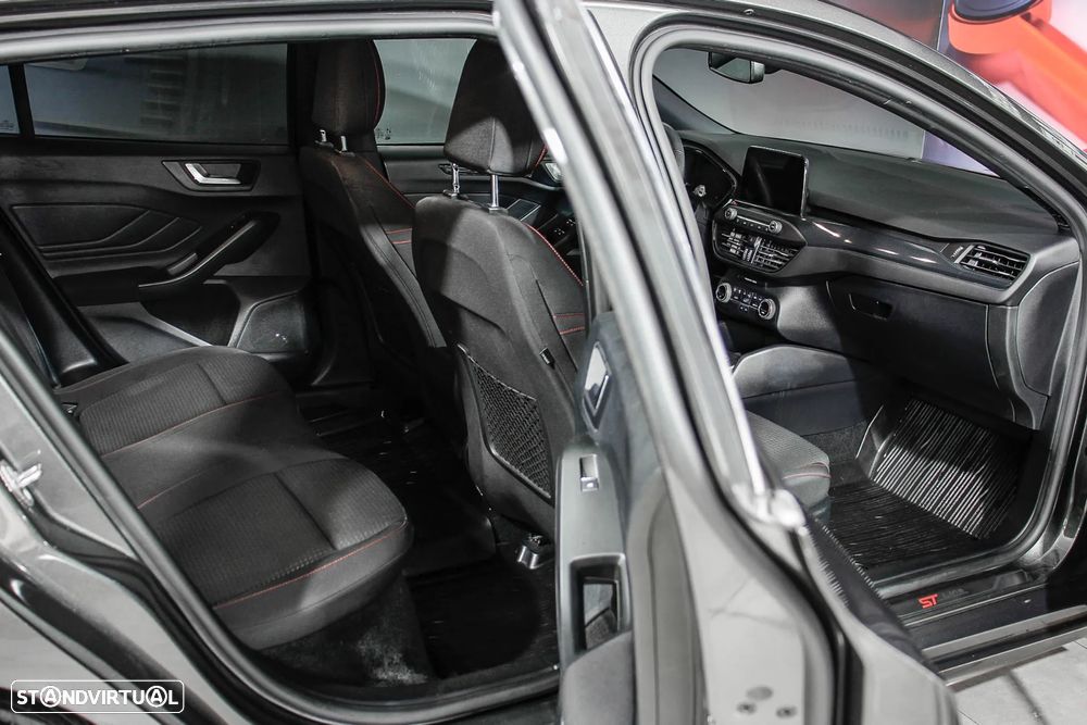 Ford Focus SW 1.5 TDCi EcoBlue ST-Line - 14