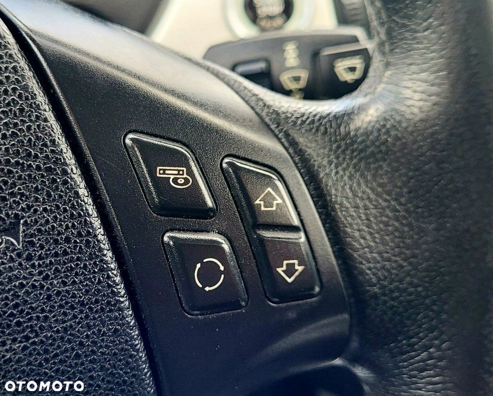 BMW Seria 3 318i - 15