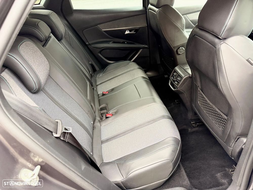 Peugeot 3008 1.6 Hybrid Allure Pack e-EAT8 - 11