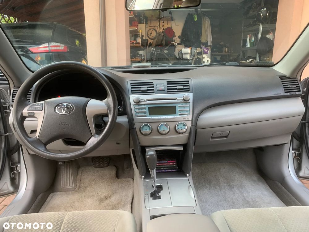 Toyota Camry 2.4 XLE - 5