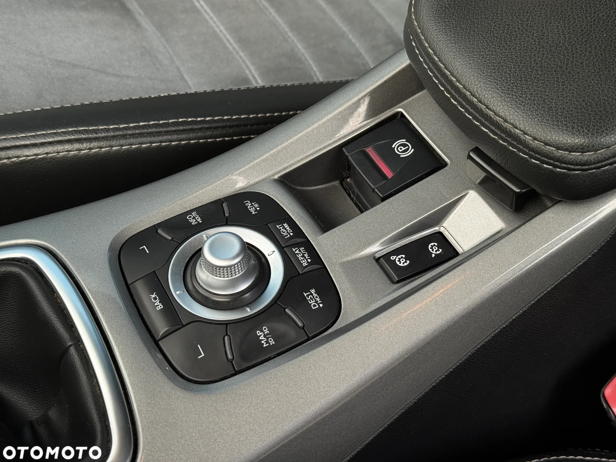 Renault Laguna 2.0 dCi Initiale ESM - 31