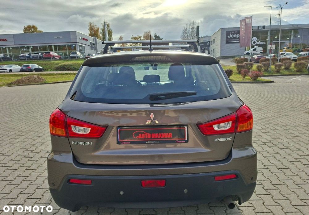 Mitsubishi ASX - 10