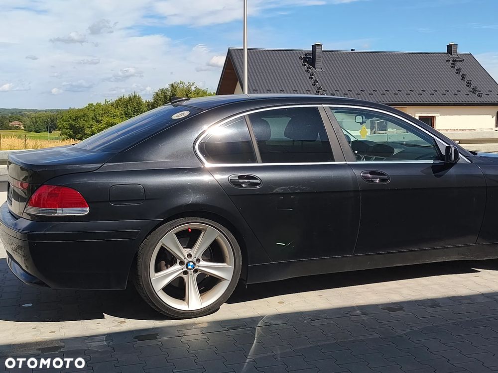 BMW Seria 7 745i - 39