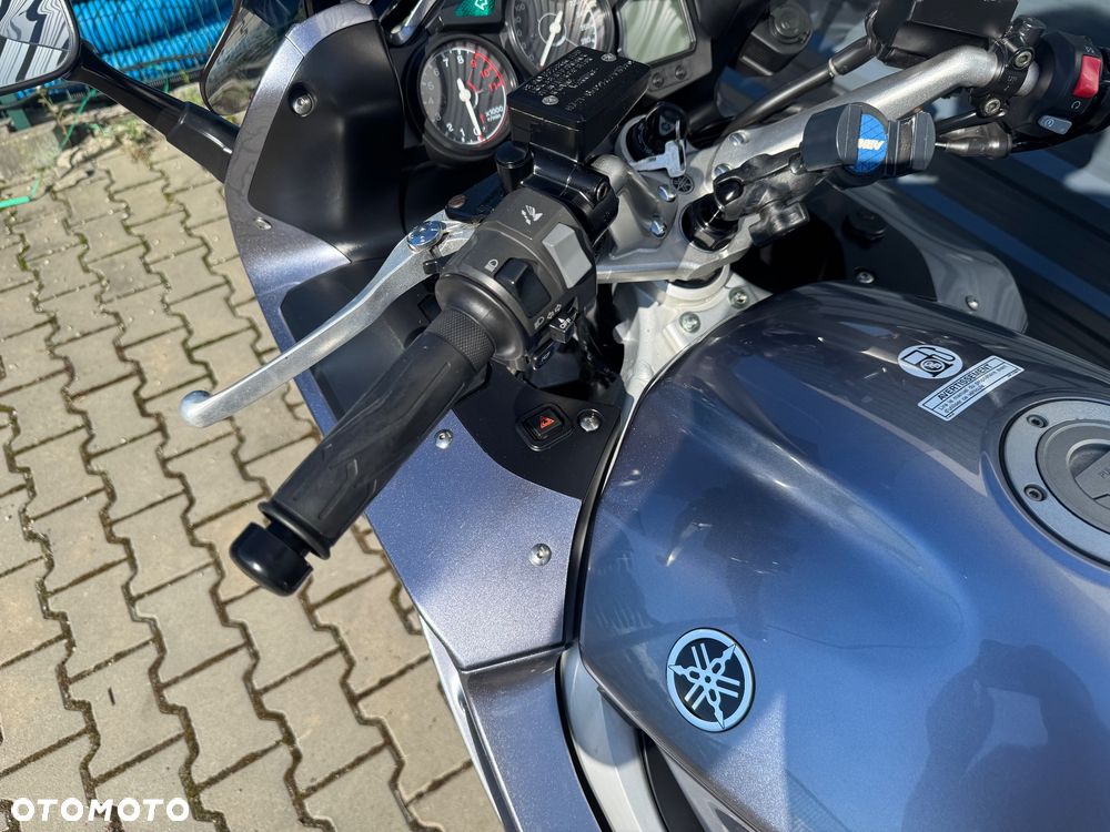 Yamaha FJR - 21