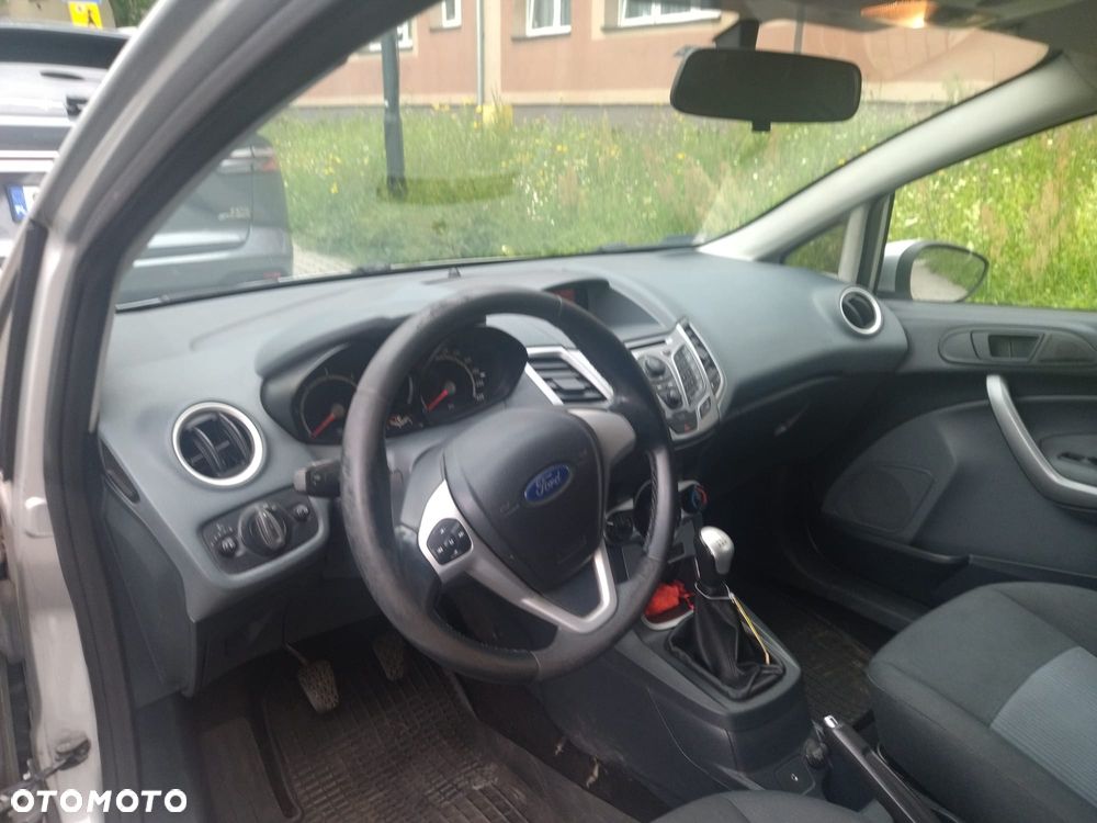 Ford Fiesta 1.6 TDCi DPF Silver X (SVP) - 2