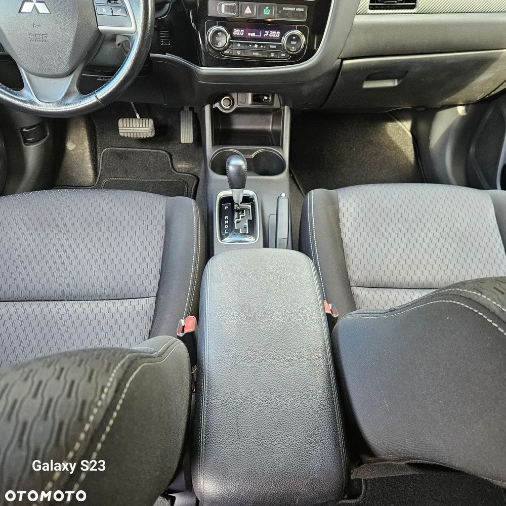 Mitsubishi Outlander 2.0 2WD CVT Diamant Edition - 21