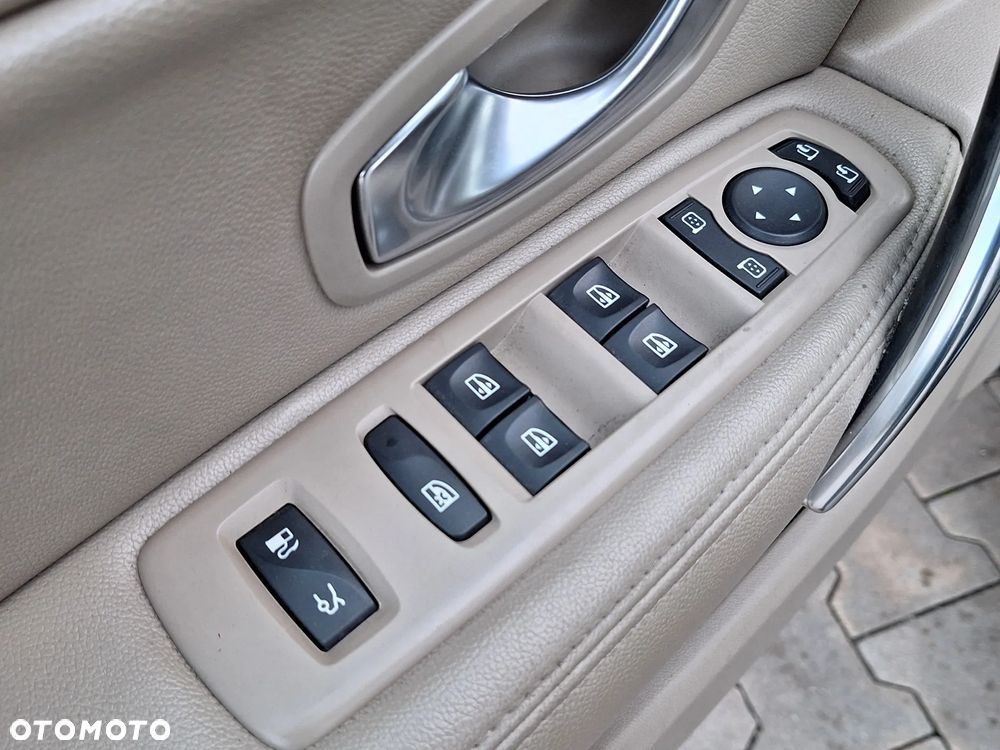 Renault Latitude 2.0 Privilege Etanol - 27