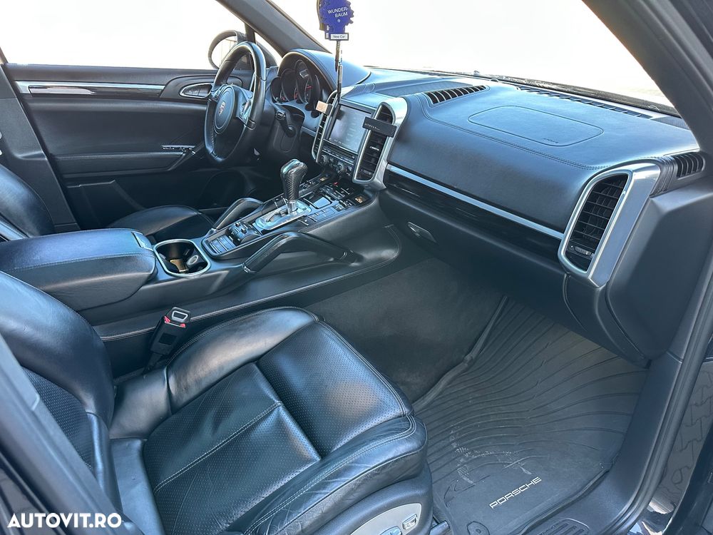 Porsche Cayenne Platinum Edition - 15