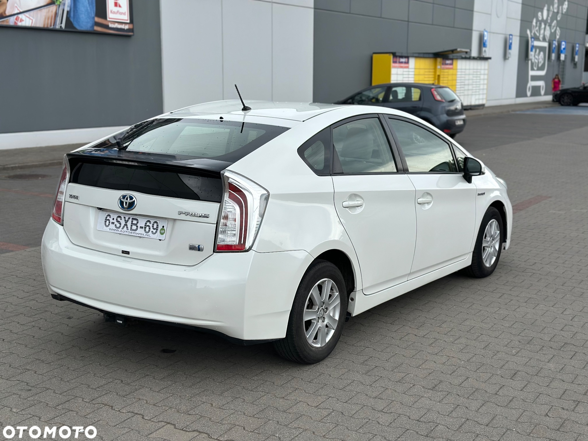 Toyota Prius - 3