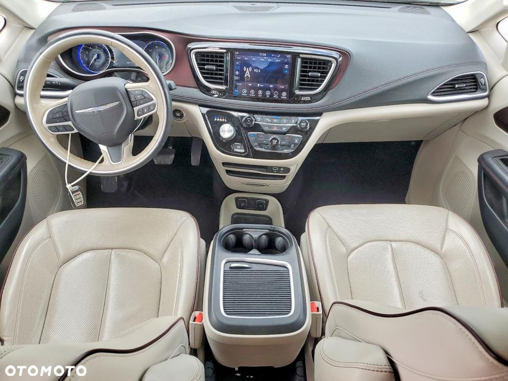 Chrysler Pacifica - 8