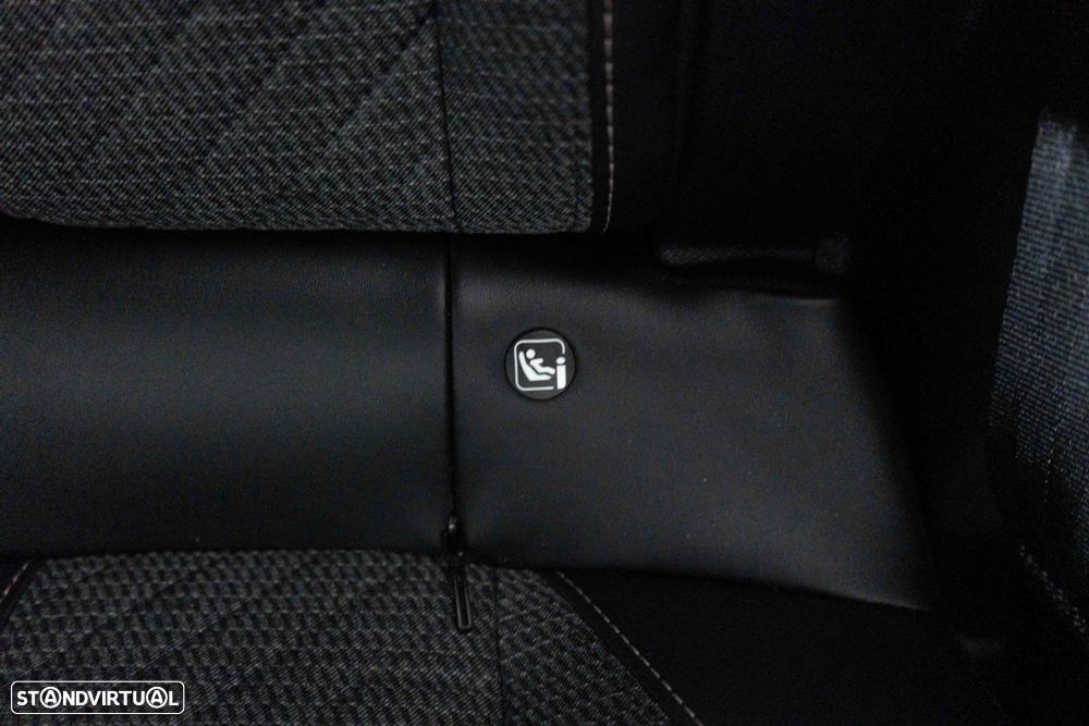 Peugeot 2008 1.2 PureTech Allure Pack EAT8 - 11