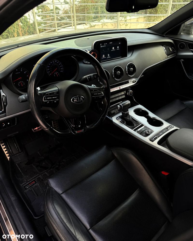 Kia Stinger 3.3 T-GDI V6 GT AWD - 13