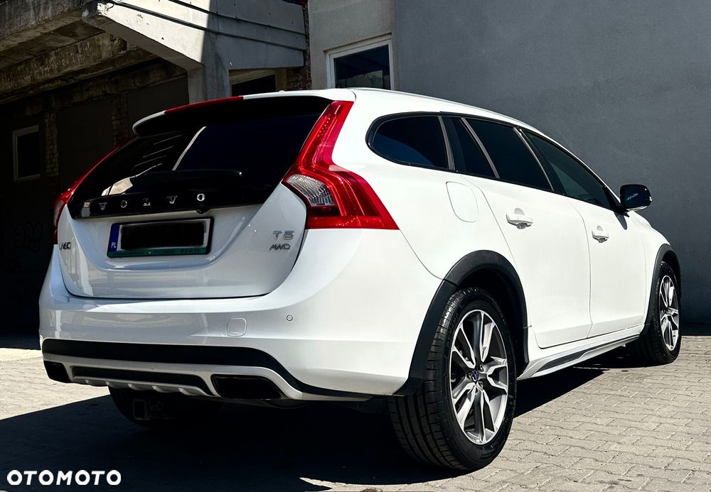 Volvo V60 Cross Country - 5