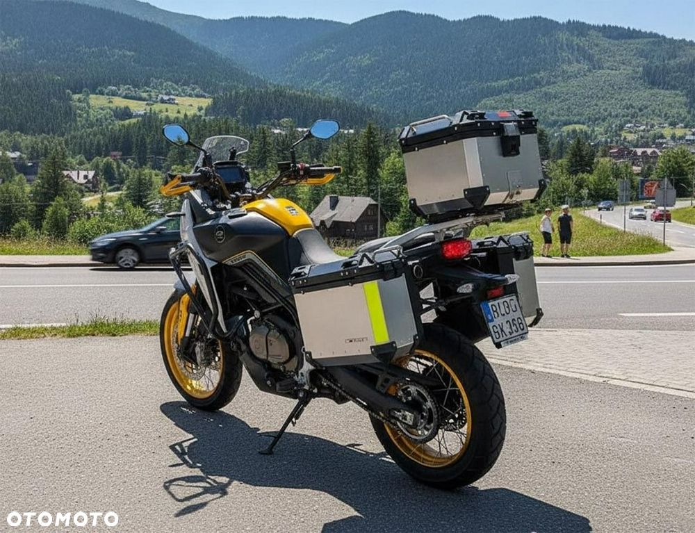 QJMOTOR SVT 650X - 10