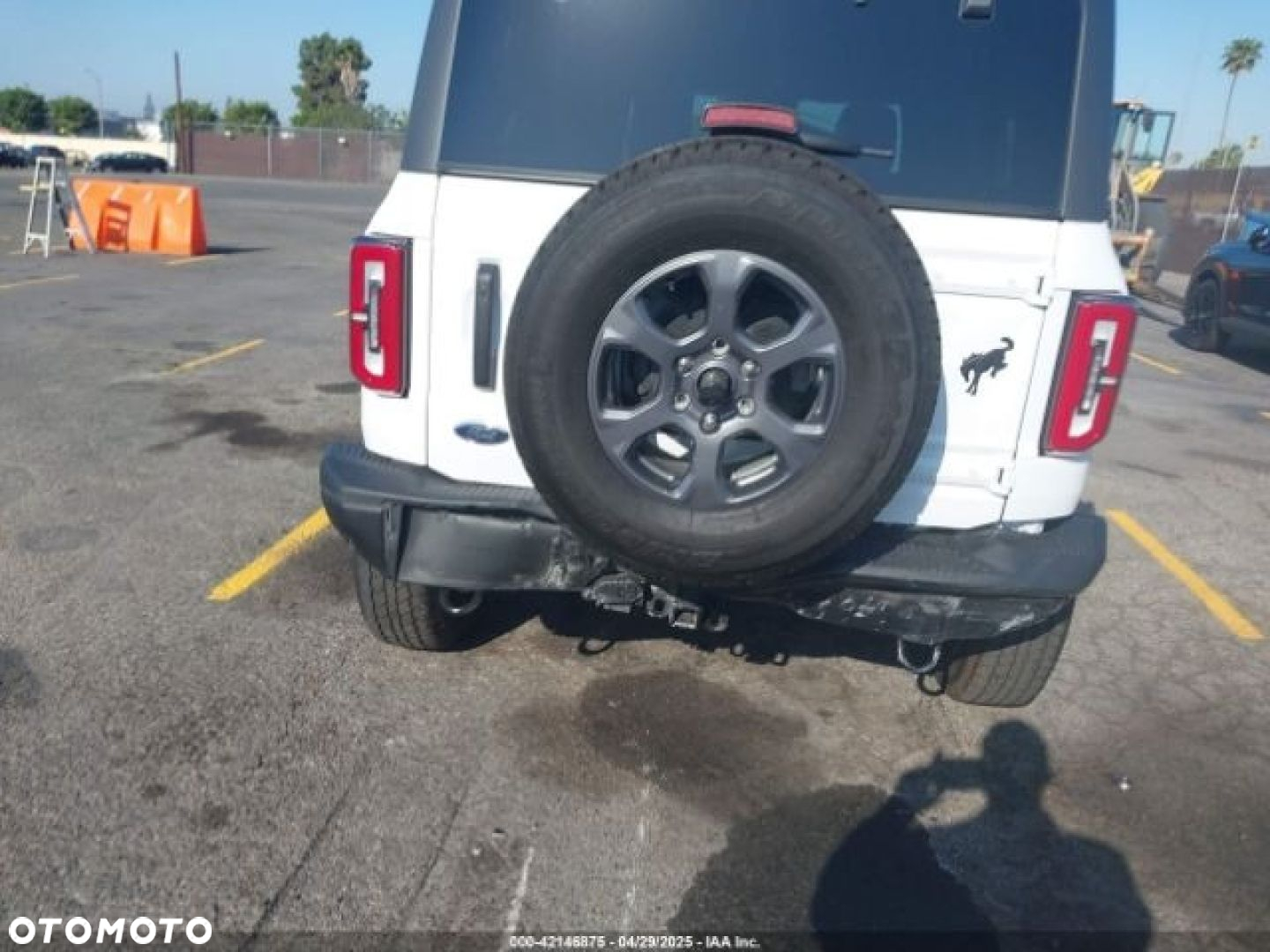 Ford Bronco - 8