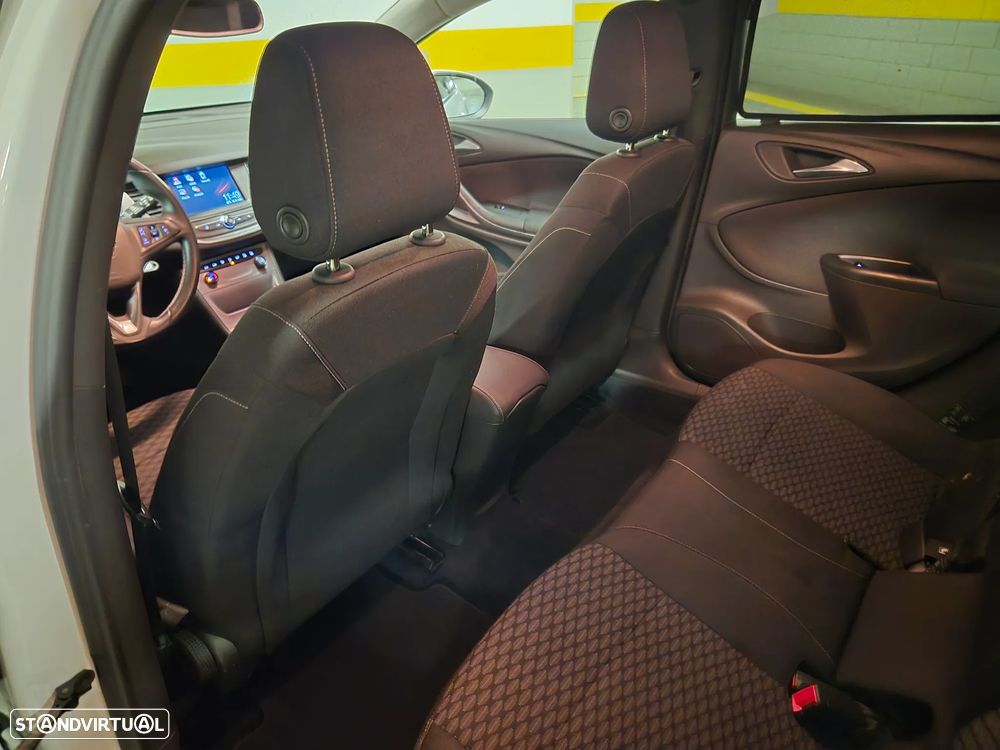 Opel Astra 1.0 Turbo S&S Dynamic - 32
