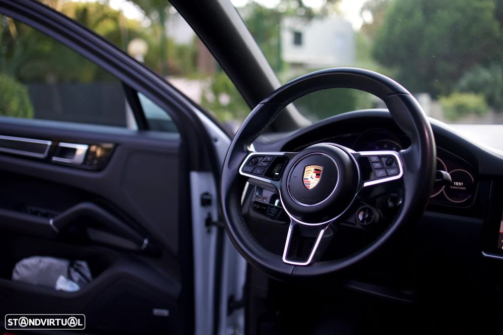 Porsche Cayenne Coupé E-Hybrid - 18