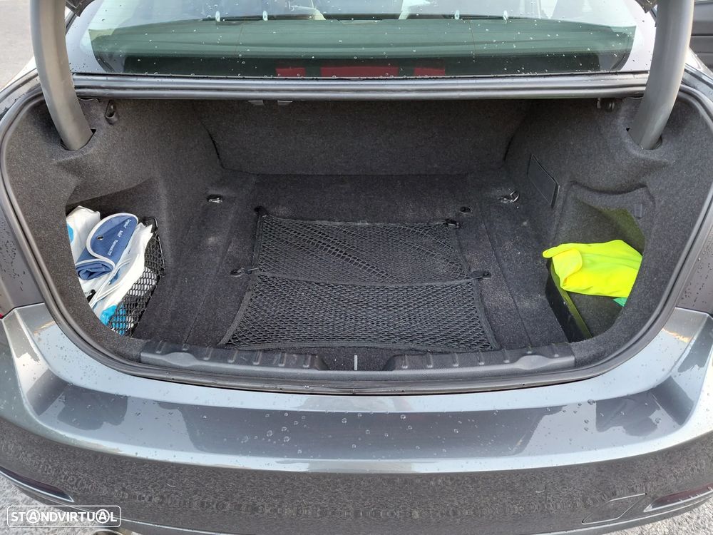 BMW 320 d EfficientDynamics Line Luxury - 9