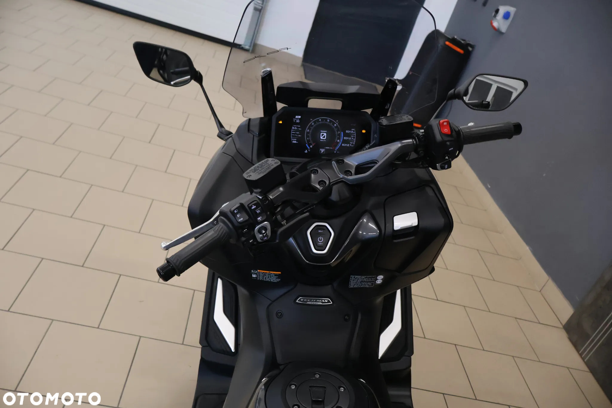 Yamaha Tmax - 5