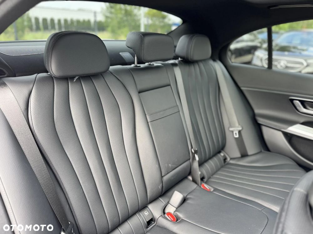 Mercedes-Benz Klasa E 220 d mHEV 4-Matic AMG 9G-Tronic - 18