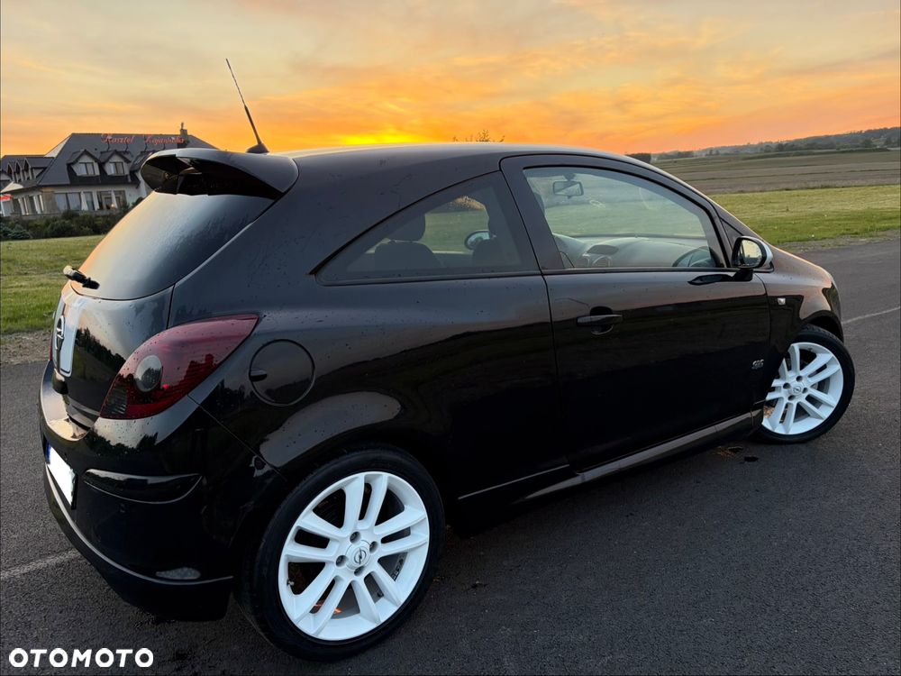 Opel Corsa 1.4 16V Cosmo - 6