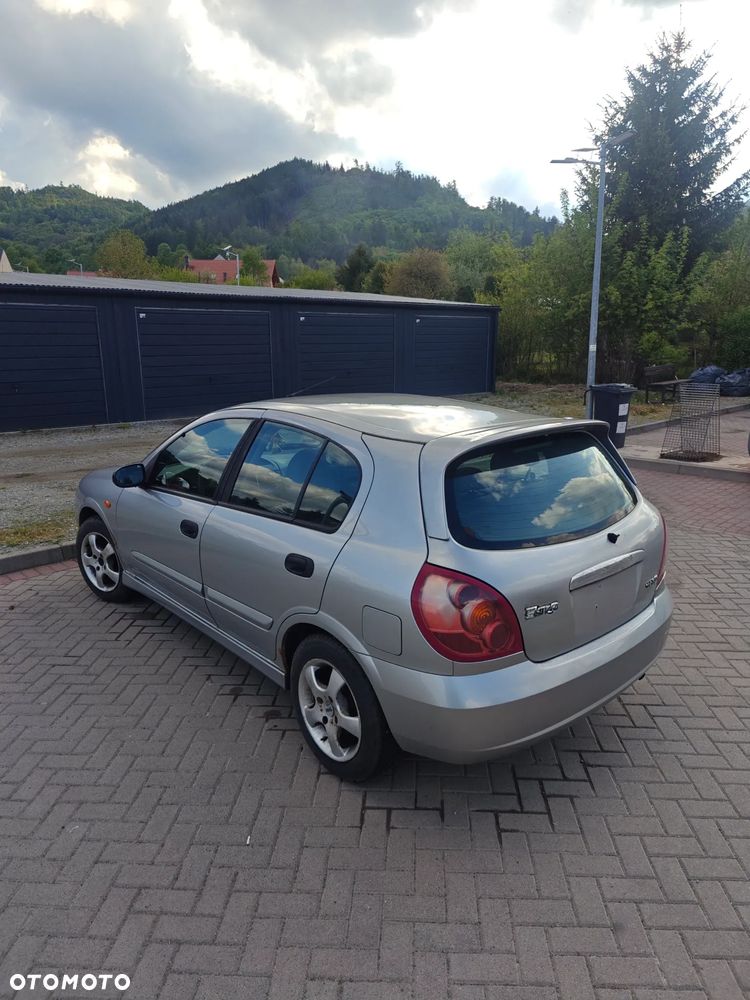 Nissan Almera 1.5 Visia + - 3