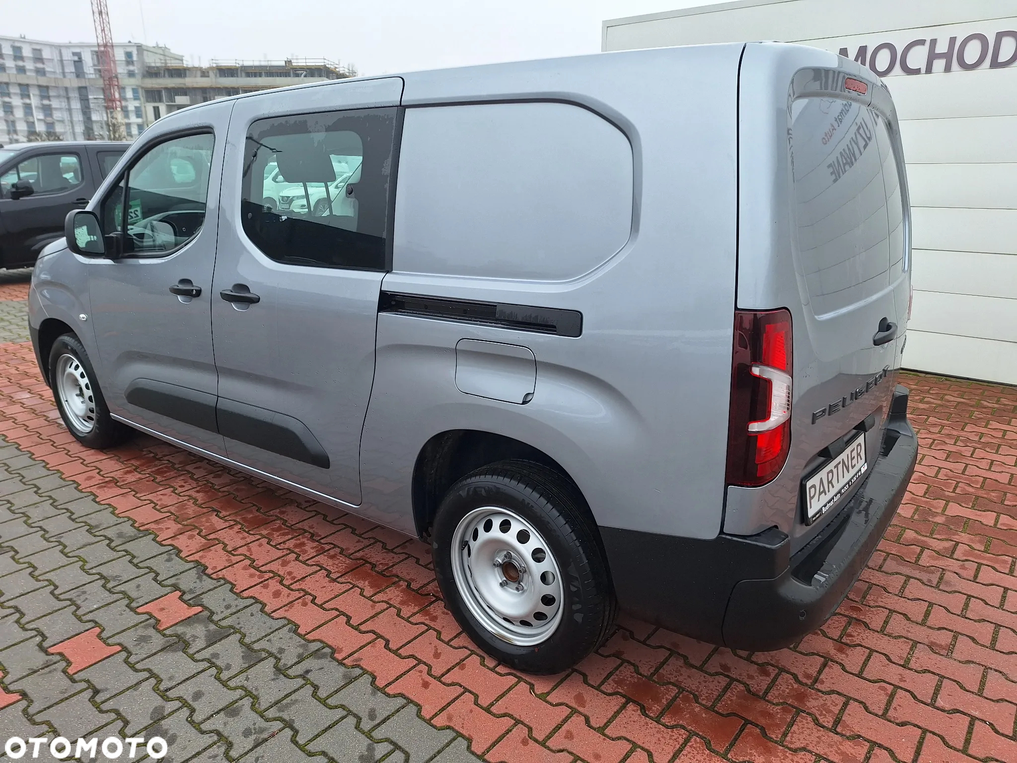 Peugeot Partner Furgon 5-miejscowy BlueHDi 130 KM S&S EAT8 - 5