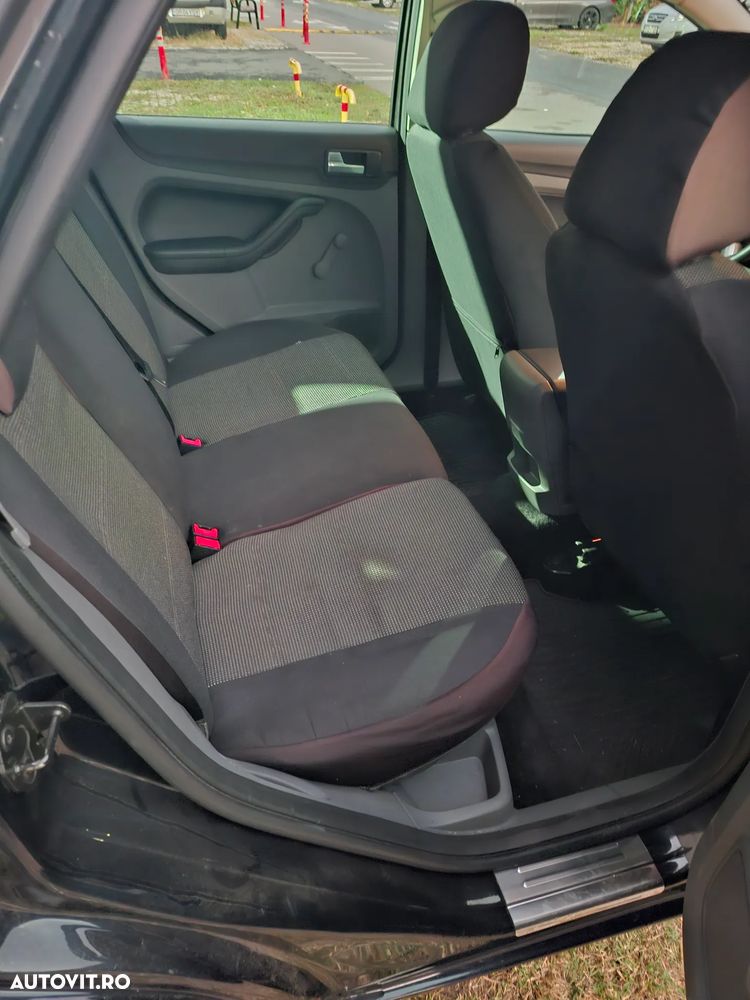 Ford Focus - 8