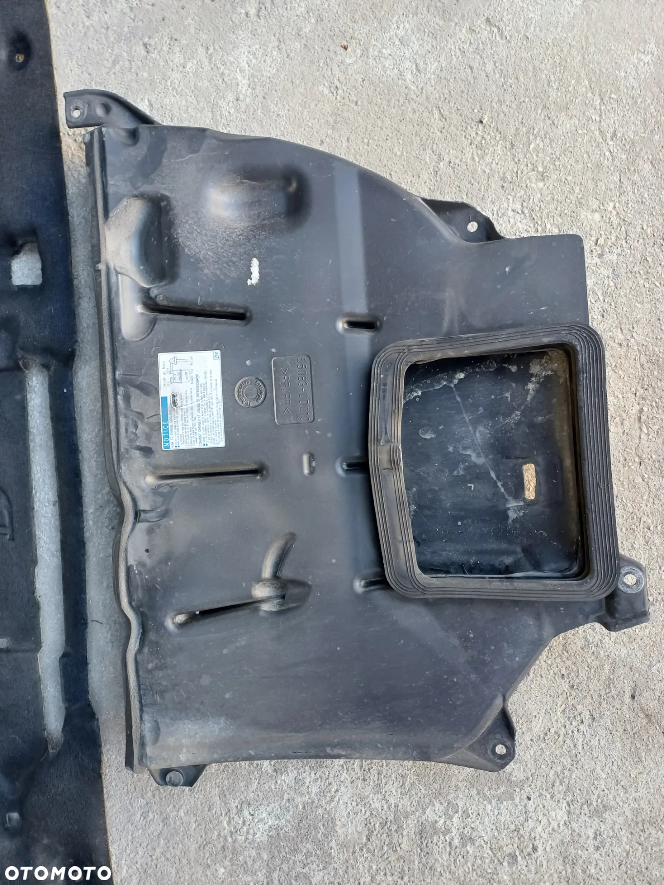 WYGŁUSZENIE MASKI TOYOTA YARIS 1 99-05 DIESEL WLOT POWIETRZA - 6
