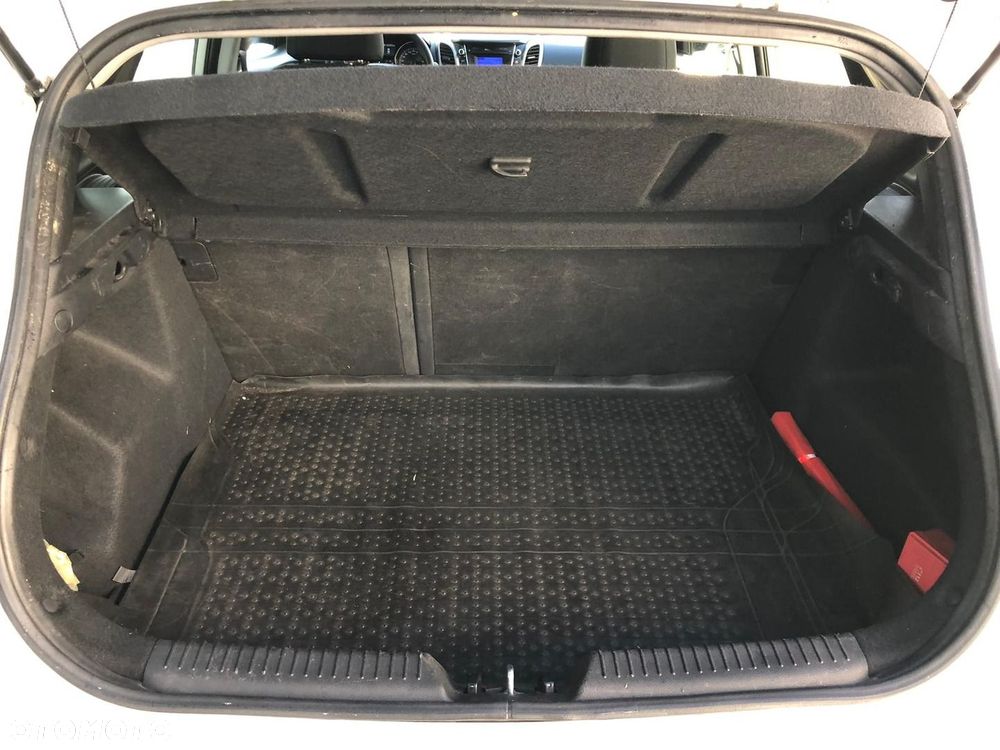 Hyundai i30 1.4 BlueDrive Base - 29