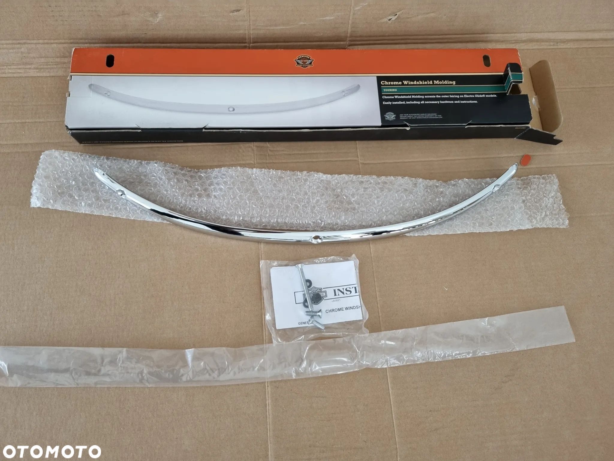 Listwa Ramka szyby owiewka czasza  Harley Touring - 1