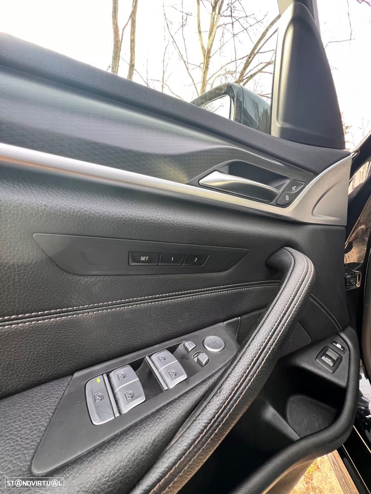 BMW 530 e Pack Desportivo M - 28