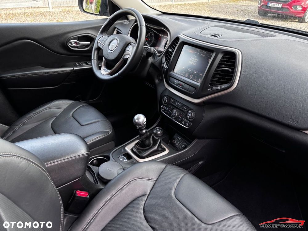 Jeep Cherokee - 19