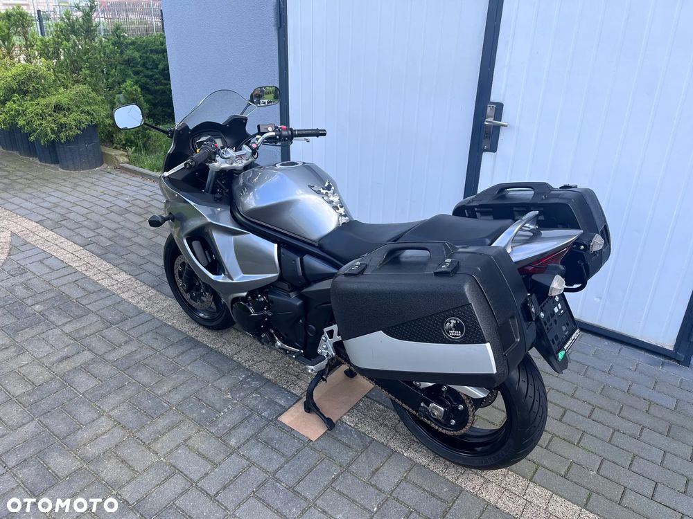 Suzuki GSX - 11