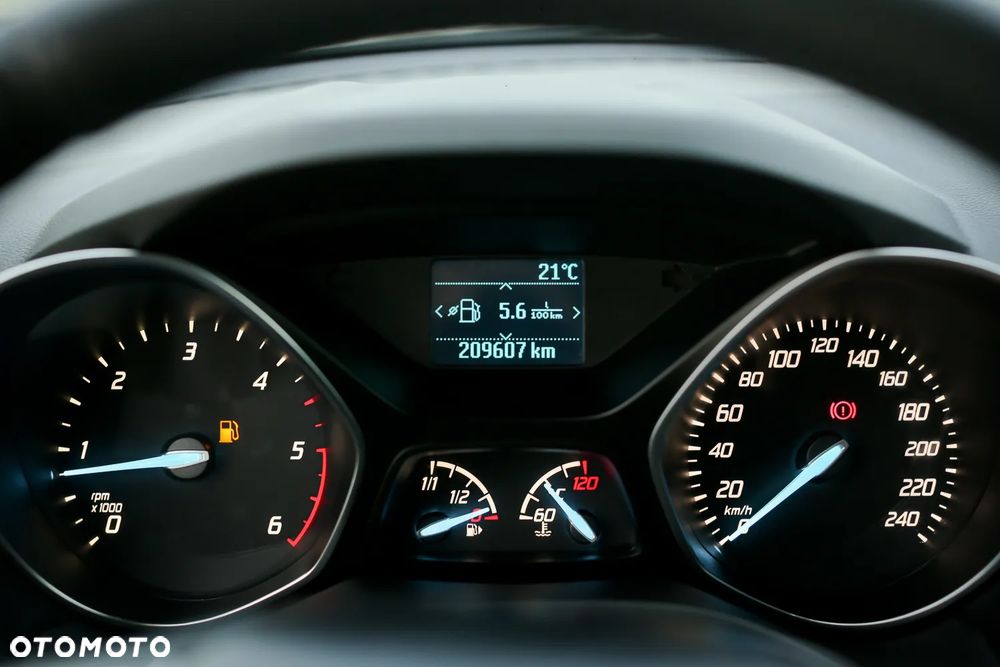Ford Kuga 2.0 TDCi 2x4 SYNC - 29