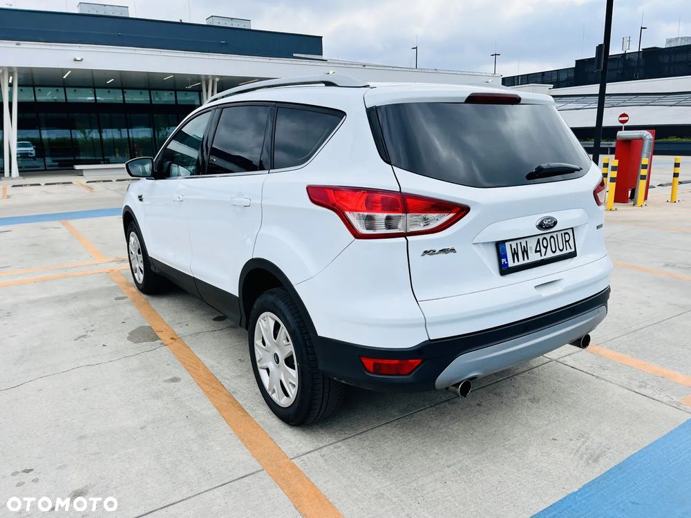 Ford Kuga 1.5 EcoBoost 2x4 Trend - 4