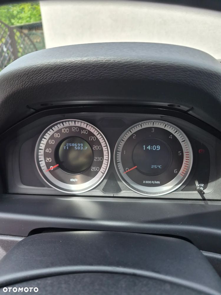 Volvo XC 70 D4 Momentum - 8