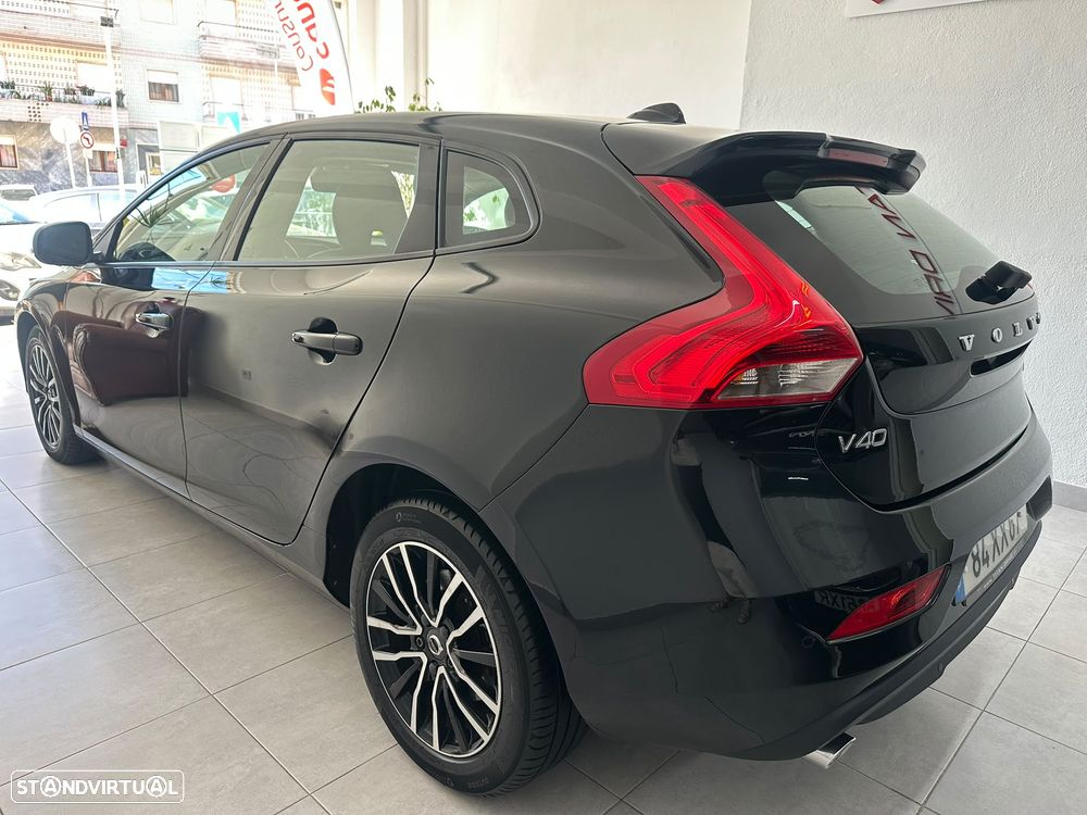 Volvo V40 2.0 D3 Kinetic Geartronic - 4
